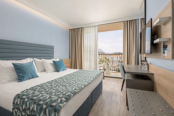 Valamar Meteor Hotel - Wohnbeispiel Suite für 2 plus 2 Meerseite (Zimmercodierung WBC)