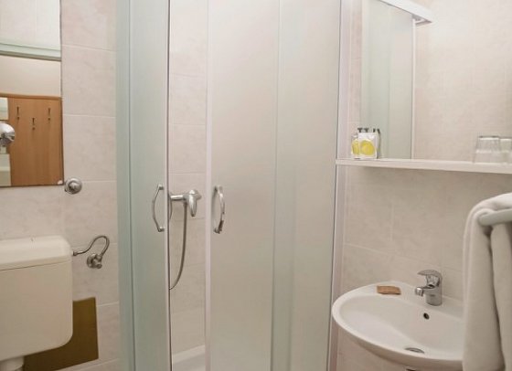Aminess Vival Casa Velaris - Beispiel Bad (Zimmercodierungen DGV, D1V & D2V)