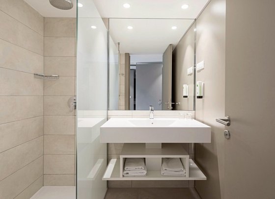 Bretanide Sport & Wellness Resort - Wohnbeispiel Bad Doppelzimmer Superior (Zimmercodierungen DS2, DS4, DS1, ES1 & DC2)
