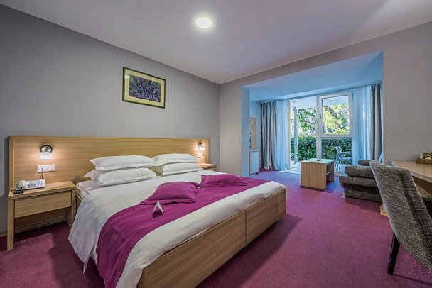 Aminess Vival Velaris Resort - Wohnbeispiel Doppelzimmer Superior Gartenblick (Zimmercodierung JM1)