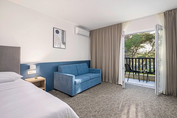 Holiday Resort Alemaris - Wohnbeispiel Familienzimmer Superior Nebengebäude (Zimmercodierung FSV)