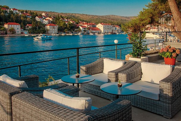 Milna Osam - Adults only