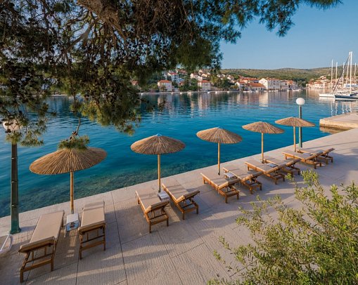 Milna Osam - Adults only