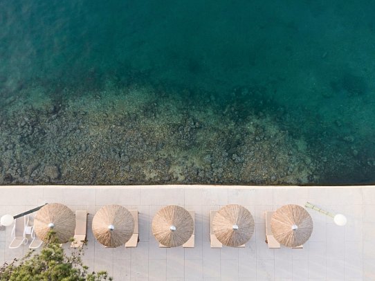 Milna Osam - Adults only