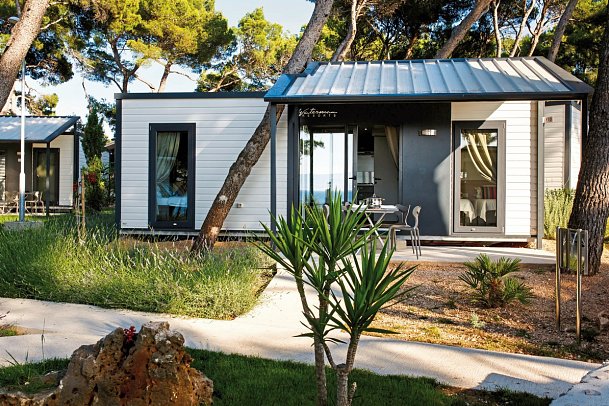 Waterman Beach Village Camp & Glamping