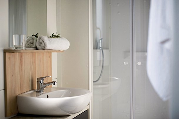 Waterman Beach Village Camp & Glamping - Wohnbeispiel Bungalow (Zimmercodierung BB1)