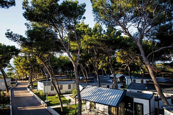 Waterman Beach Village Camp & Glamping