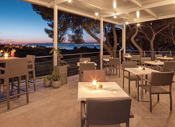 Waterman Beach Village Camp & Glamping - Sunset Point Bar