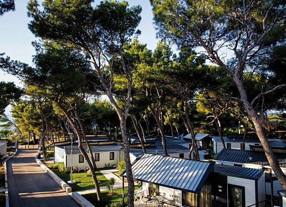 Waterman Beach Village Camp & Glamping