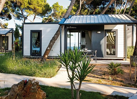 Waterman Beach Village Camp & Glamping