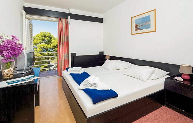 Hotel Hvar - Wohnbeispiel Doppelzimmer Komfort Meerseite (Zimmercodierungen DFF & DCC)