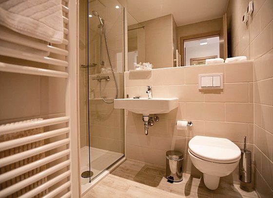 Aminess Senses Resort - Beispiel Bad Doppelzimmer Superior (Zimmercodierungen DS1, DSC & D1M)