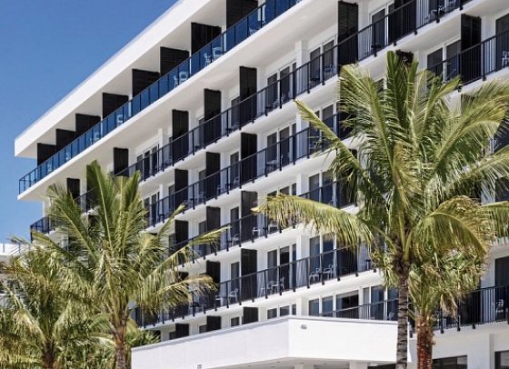 Cirque St. Armands Beachside