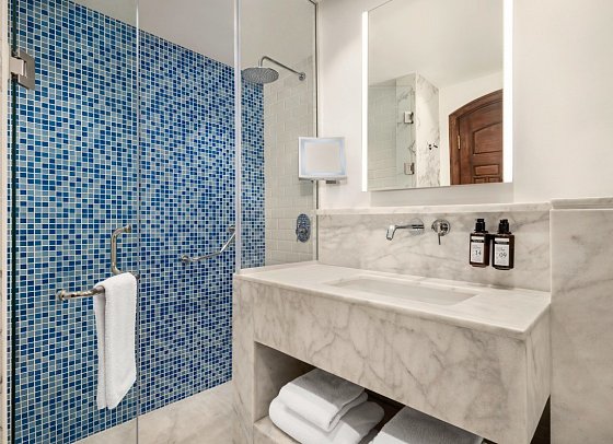 Mövenpick Resort Sharm El Sheikh - Beispiel Bad Doppelzimmer Deluxe (Zimmercodierungen DDN & DCC)