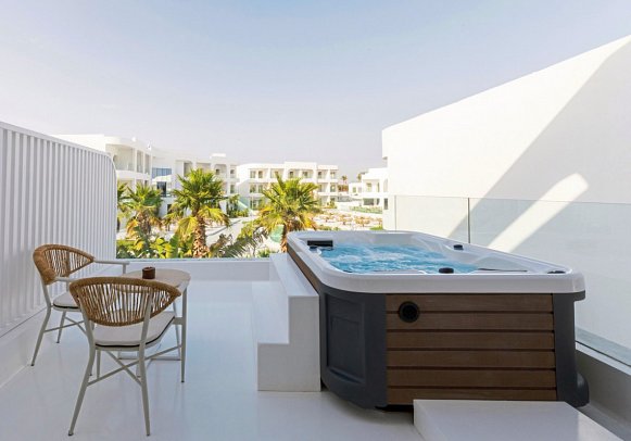 Meraki Resort Sharm El Sheikh - Beispiel Balkon Doppelzimmer Gypster Jacuzzi (Zimmercodierung DS1)