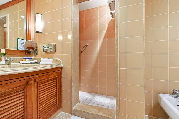 Pickalbatros Royal Grand Resort - Beispiel Bad Doppelzimmer Superior Poolblick (Zimmercodierung DSP)