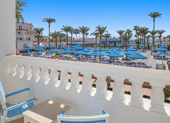 Albatros Sharm Resort - Beispiel Balkon Doppelzimmer Standard Poolblick (Zimmercodierung DGP)