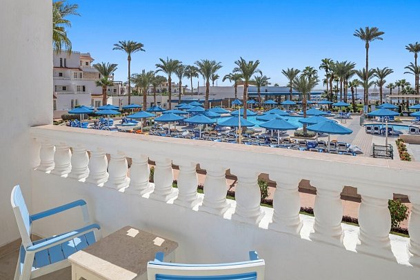 Albatros Sharm Resort - Beispiel Balkon Doppelzimmer Standard Poolblick (Zimmercodierung DGP)