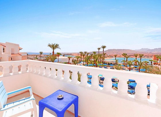 Albatros Sharm Resort - Beispiel Balkon Doppelzimmer Standard Meerblick (Zimmercodierung DGM)