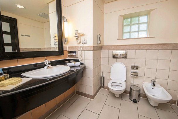 Reef Oasis Blue Bay Resort & Spa - Beispiel Bad Doppelzimmer (Zimmercodierungen DG1, DC1, DS1, DC2, DD1 & DC3)