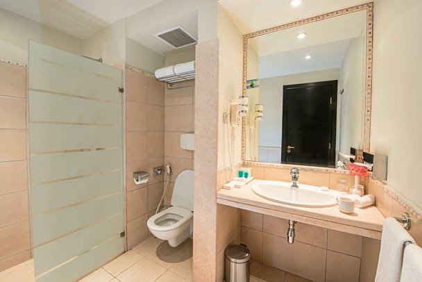 Sentido Reef Oasis Senses Resort - Beispiel Bad Doppelzimmer Superior Poolblick (Zimmercodierungen DSP & DCP)