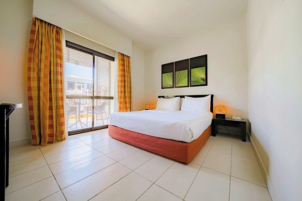 Sentido Reef Oasis Senses Resort - Wohnbeispiel Familienzimmer Poolblick (Zimmercodierung F1P)