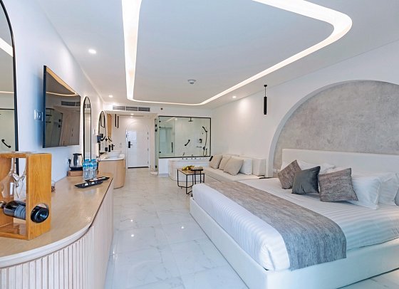 White Hills Resort - Wohnbeispiel Doppelzimmer Deluxe Jacuzzi Meeresfront (Zimmercodierungen DDO & DCO)