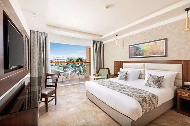 Pickalbatros Royal Moderna Resort - Sharm El Sheikh - Wohnbeispiel Juniorsuite Poolblick (Zimmercodierung J1P)