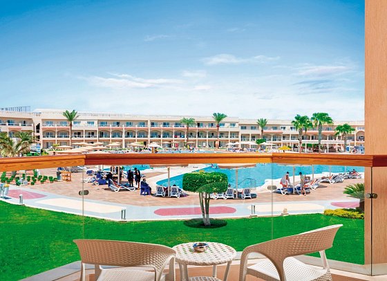 Pickalbatros Royal Moderna Resort - Sharm El Sheikh - Beispiel Balkon Doppelzimmer Standard Poolblick (Zimmercodierungen DGP & DCP)