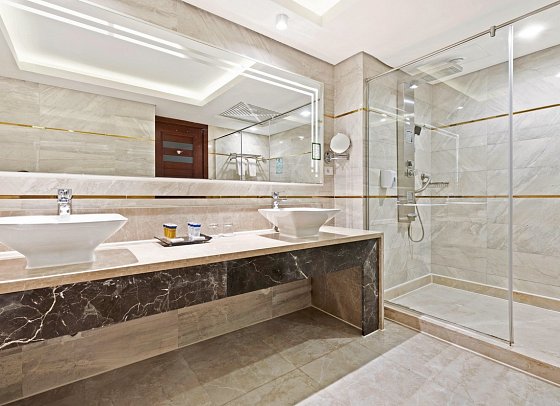 Pickalbatros Royal Moderna Resort - Sharm El Sheikh - Beispiel Bad Familienzimmer Standard (Zimmercodierung FG1)