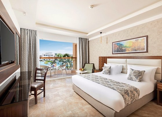 Pickalbatros Royal Moderna Resort - Sharm El Sheikh - Wohnbeispiel Juniorsuite Poolblick (Zimmercodierung J1P)