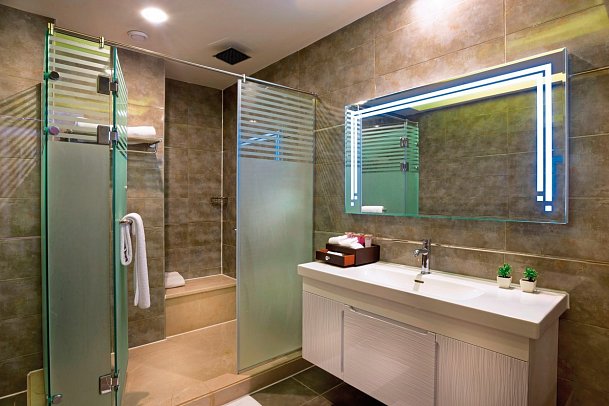 Pickalbatros Aqua Park Resort - Sharm El Sheikh - Beispiel Bad Familienzimmer (Zimmercodierung FB9)