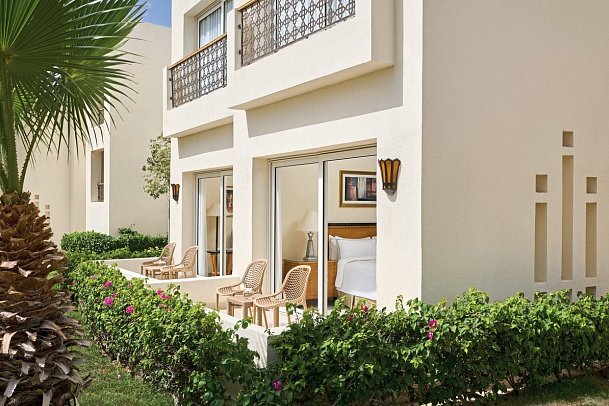 Swissôtel Sharm El Sheikh All Inclusive Collection - Beispiel Terrasse Doppelzimmer Deluxe Aqua (Zimmercodierungen DD4 & DC1)
