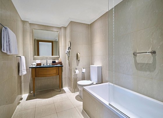 Swissôtel Sharm El Sheikh All Inclusive Collection - Beispiel Bad Doppelzimmer Deluxe/Familienzimmer Aqua (Zimmercodierungen DD4, DC1 & FB1)