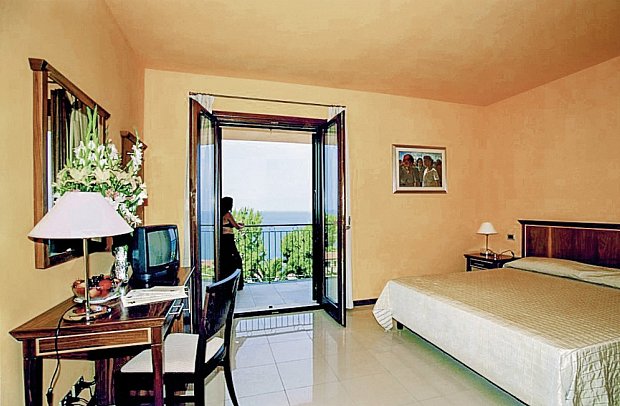 Hotel Santa Lucia - Wohnbeispiel Meerblick-Zimmer