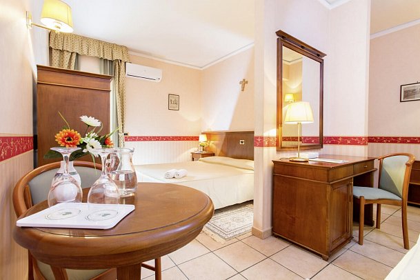 Hotel Santa Lucia - Wohnbeispiel Doppelzimmer (Zimmercodierung DB1)