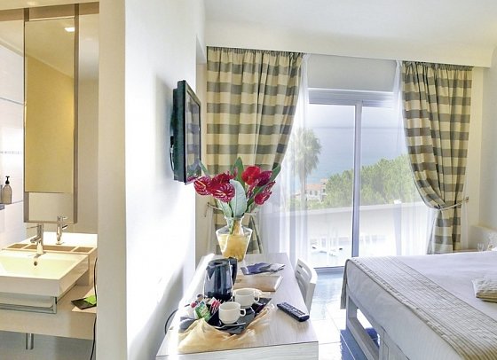 Scoglio della Galea - Wohnbeispiel Doppelzimmer Meerblick (Zimmercodierung UGM)