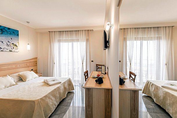 Santa Chiara - Wohnbeispiel Doppelzimmer Superior Meerblick (Zimmercodierung DSM)