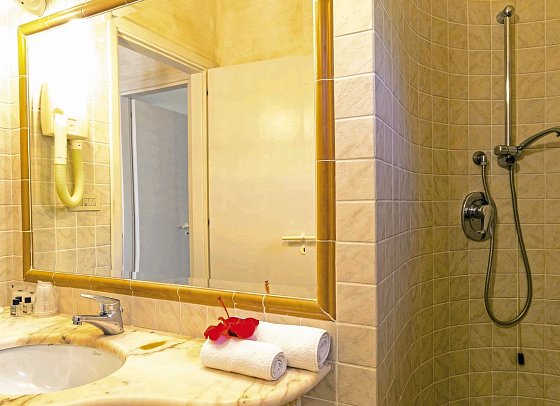 Cala di Volpe - Wohnbeispiel Badezimmer (Zimmercodierung AB1)