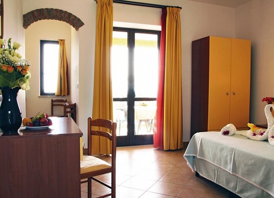 Luzia Agriresort - Wohnbeispiel Doppelzimmer seitl. Meerblick (Zimmercodierung D1N)