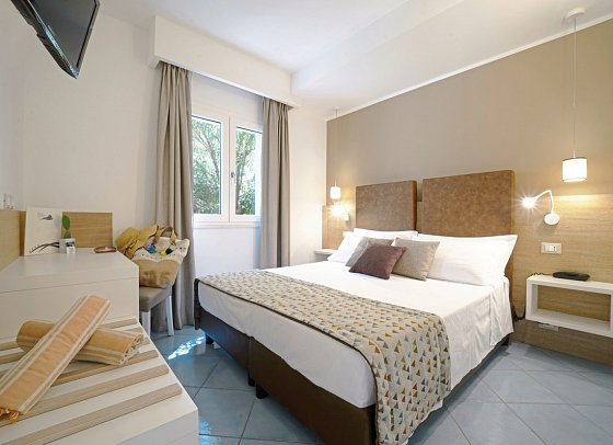 Baia del Godano Resort & Spa - Wohnbeispiel Junior Suite (Zimmercodierung JB1)