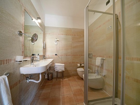 BV Airone Resort - Badezimmer Doppelzimmer Typ D (Zimmercodierung DB4)