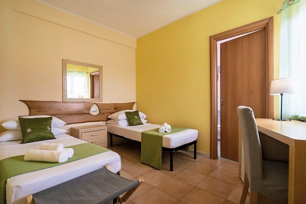 Villaggio Borgo Degli Ulivi - Wohnbeispiel Familienzimmer (Zimmercodierung DB2)