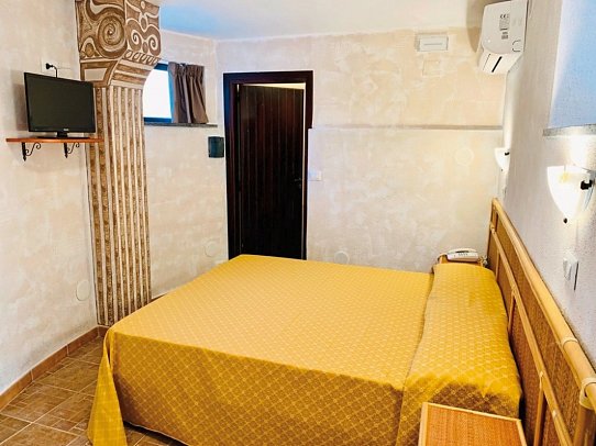 Villaggio Torre Ruffa - Wohnbeispiel Doppelzimmer (Zimmercodierung DB1)