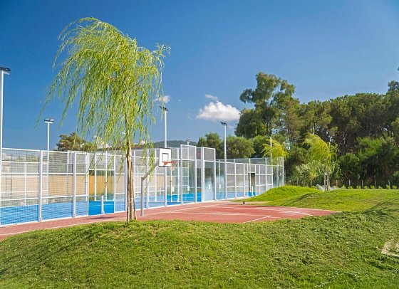 Caladune Resort