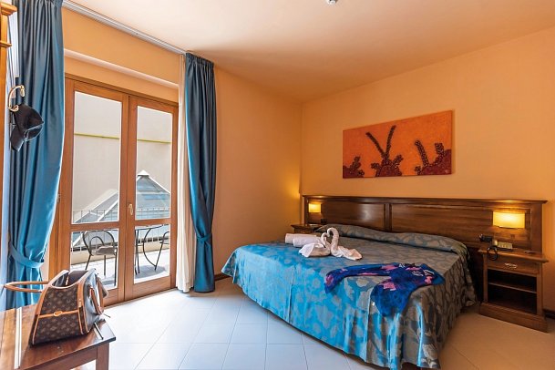 Hotel Tropis - Wohnbeispiel Doppelzimmer (Zimmercodierung DG1)