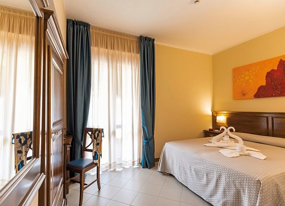 Hotel Tropis - Wohnbeispiel Doppelzimmer (Zimmercodierung DG1)
