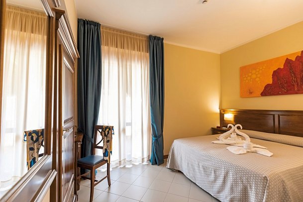 Hotel Tropis - Wohnbeispiel Doppelzimmer (Zimmercodierung DG1)