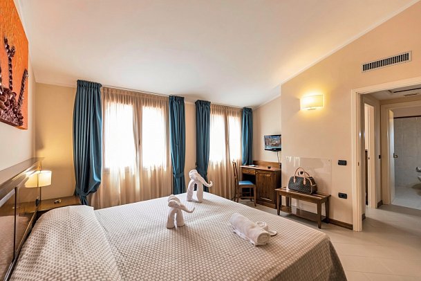 Hotel Tropis - Wohnbeispiel Familienzimmer (Zimmercodierung FB1)