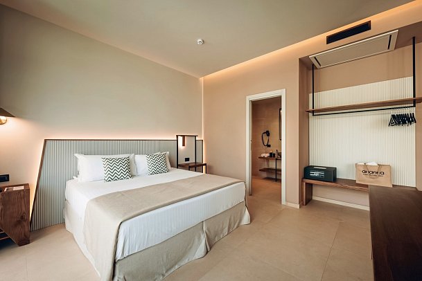 ananea Tropea Yachting Resort - Wohnbeispiel Suite Privatpool (Zimmercodierungen W1R & W2R)